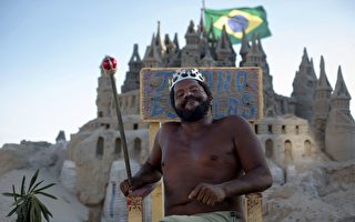 巴西男子在海灘沙堡住22年 樂當「國王」