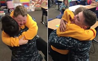 双胞胎海军哥哥突然返乡 当他们走进小学教室