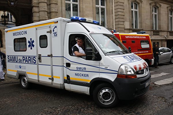 巴黎紧急医疗救助服务（SAMU）的救护车。（MATTHIEU ALEXANDRE/AFP/Getty Images）
