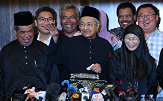 92岁马国新首相正式上任 马哈迪长寿秘诀是?