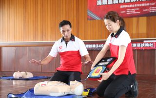 陈文忠议员促成扶轮社捐赠AED 回馈乡里