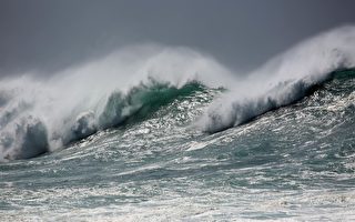 南大洋现破纪录“怪兽波”