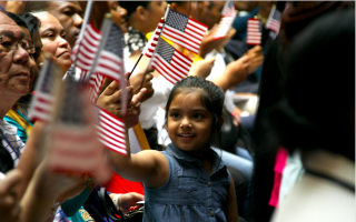 外國人成為美國公民 申請費用將提高83%
