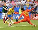 巴西2:0轻取墨西哥 连续7届打进八强