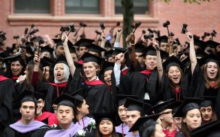 哈佛大学亚裔录取率创新高