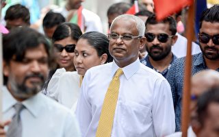 马尔代夫现任总统连任失败 民众上街庆祝