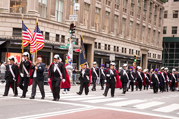 紐約哥倫布日大遊行（Columbus Day Parade）是世界上最大的意大利美國文化的慶典之一，紀念哥倫布在1492年首次登上北美；同時展現意大利裔美國人和社區的傳統文化。（戴兵/大紀元）