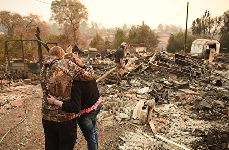 加州大火致死86人 原因多重
