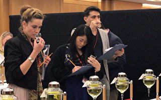 外国人参加日本酒品酒比赛
