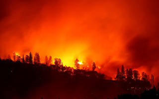 北加州野营大火夺23命 仍威胁1.5万幢房屋