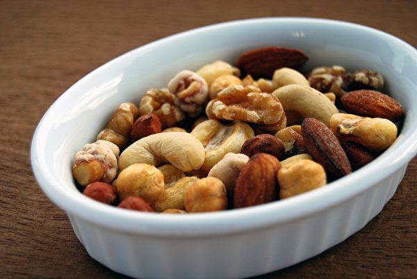 堅果和種子是素食者冰箱中的重要食材。