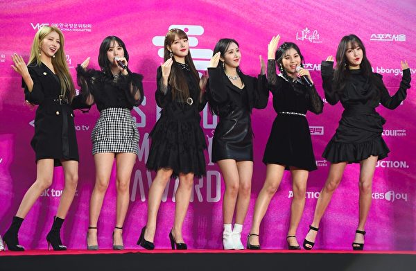 GFRIEND attend the Seoul Music Awards