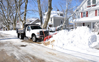 多伦多市府清理人行道积雪引争议