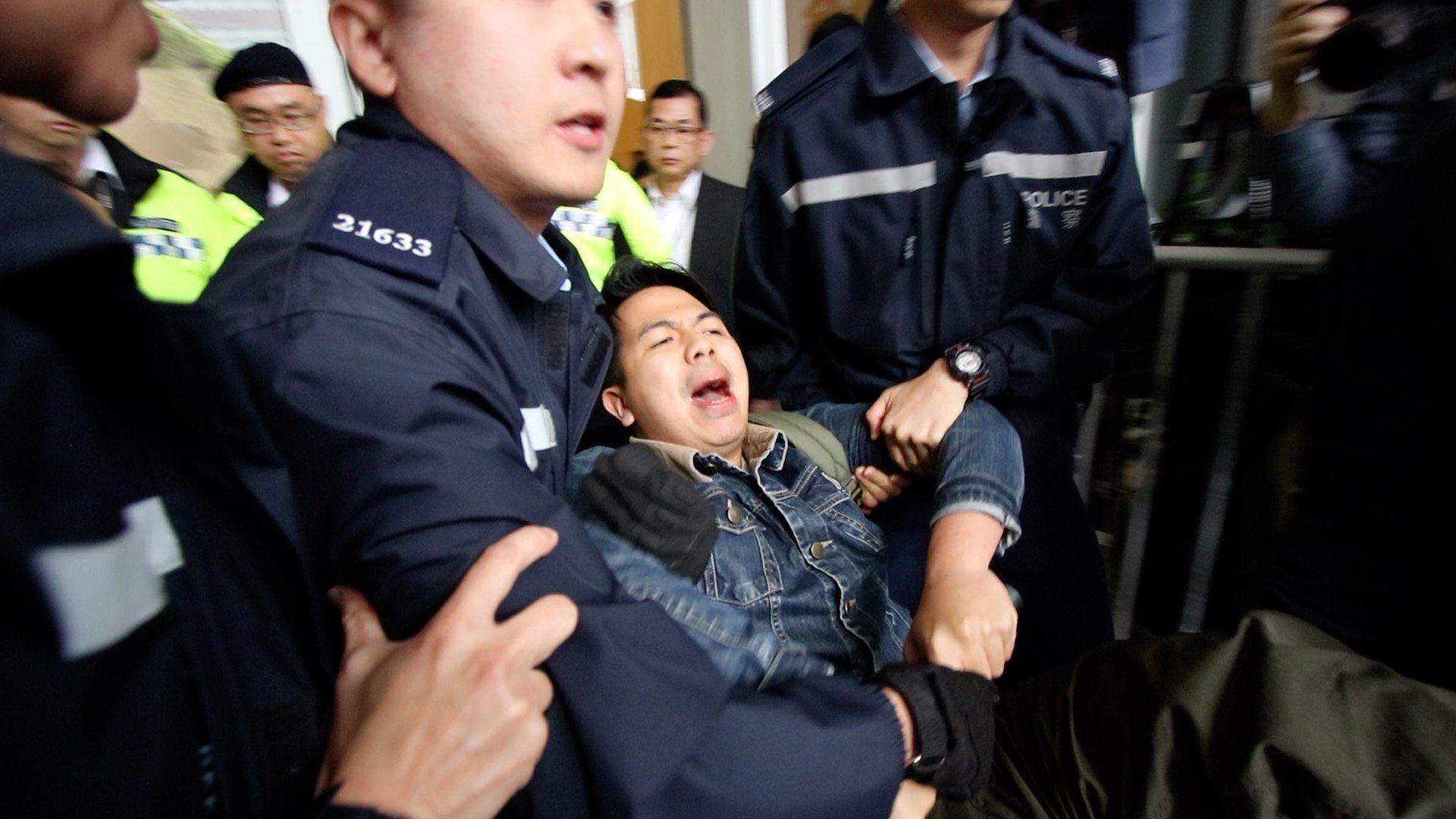 香港眾志主席林朗彥今早被抓 大紀元時報香港 獨立敢言的良心媒體