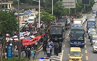 深圳上千业主为就近入学维权 遭警察抓捕
