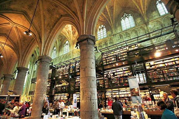 全球最美 800年教堂里的“天堂书店”
