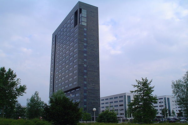 800px ASML headquarters Veldhoven
