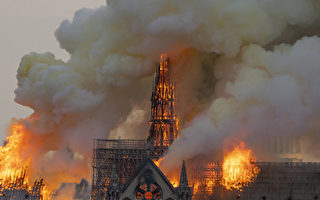 关键15-30分钟 消防员如何保住巴黎圣母院