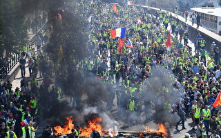 不滿巴黎聖母院億萬捐款 黃馬甲掀暴力抗議