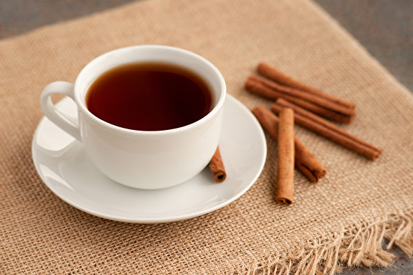 肉桂茶可以调节自律神经，改善忧郁情绪。(Shutterstock)