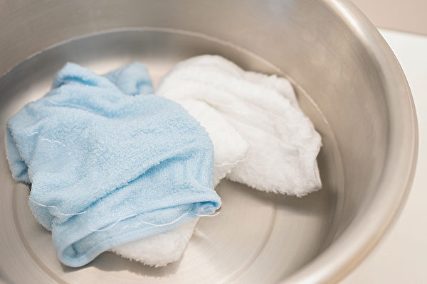 毛巾有发霉发臭的异味，应该如何清洗？(Shutterstock)