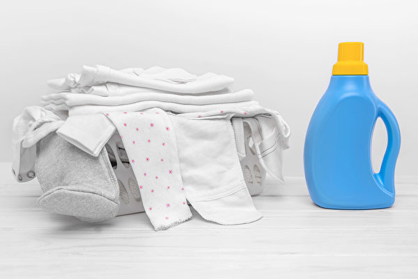 漂白剂不是具有高毒性的化学物，但在洗衣时应避免随意混用。(Shutterstock)