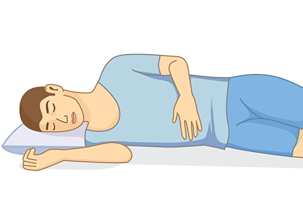 侧睡姿势不对、枕头高度不合适，都容易伤脊椎。(Shutterstock)