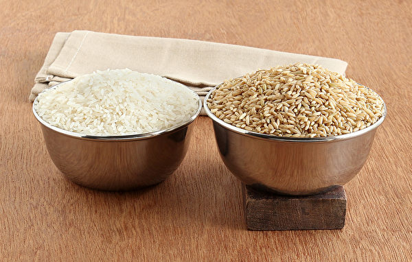 糙米和白米混搭着吃，口感更好，也更利于健康。(Shutterstock)