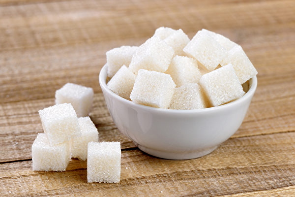 当吃甜食舒压成为习惯，可能你的大脑对糖已形成依赖。(Shutterstock)