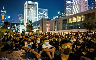【新闻看点】恐吓香港失效 中共群发诬蔑信遭轰