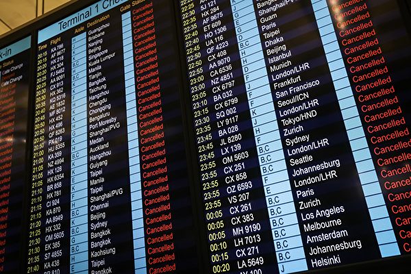 2019年8月12日，香港機場所有航班取消。（ VIVEK PRAKASH/AFP/Getty Images）