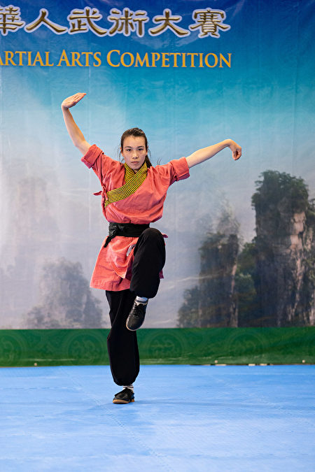 8月25日，欧阳龙女在第六届新唐人武术大赛女子拳术组决赛中获得铜奖。（戴兵／大纪元）