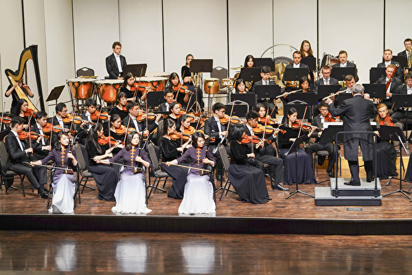 2019年9月18日午 神韻交響樂團在高雄市文化中心台灣首場演出