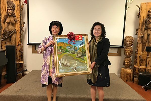 图：侨务咨询委员叶宪年9月15日举办首次国画个展，展示她国画方面的天赋才华。（邱晨/大纪元）
