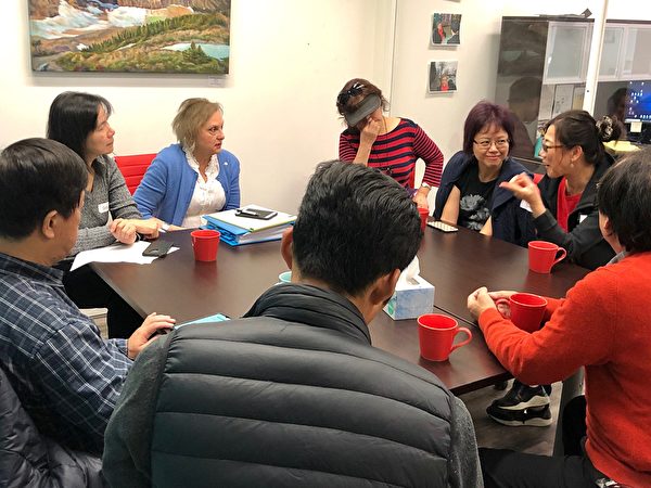 圖：省議員羅珍妮舉辦咖啡茶餐，聽取華裔社區的意見。（羅珍妮提供）
