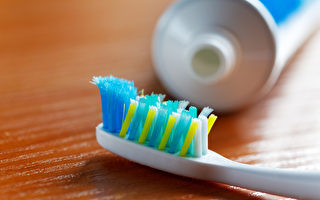 一天刷2次牙 牙齒就乾淨？正確潔牙還需2樣工具