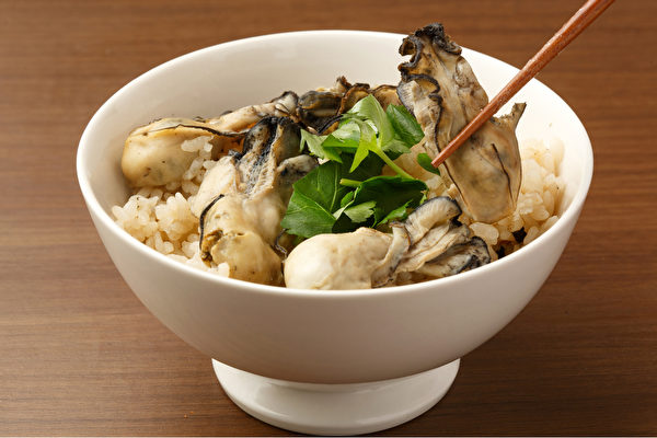 常吃牡蠣，可以促進新的頭髮生成、幫助頭髮變黑。(Shutterstock)