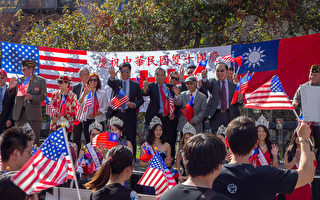 舊金山雙十國慶升旗巡遊在華埠舉行 氣氛熱烈