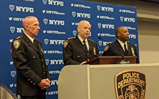 纽约感恩节游行安保严密 数千警官出动