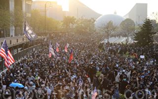 組圖2：38萬港人遊行 擠爆尖沙咀