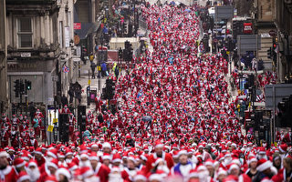 組圖：蘇格蘭聖誕老人慈善路跑 歡樂慶佳節