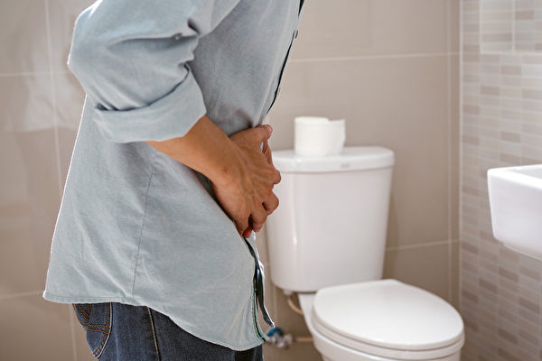 半夜常起床上廁所？夜間頻尿有8大原因。(Shutterstock)