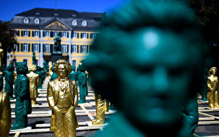 Sculptures representing German composer Ludwig van Beethoven and made by conceptual artist Ottmar Hoerl are displayed on May 15, 2019 at the Muensterplatz square in Bonn, western Germany. - Around 700 sculptures by the artist are displayed in the city until June 2, 2019 as part of the festivities to mark the 250th anniversary of Beethoven's birth. (Photo by INA FASSBENDER / AFP) / RESTRICTED TO EDITORIAL USE - MANDATORY MENTION OF THE ARTIST UPON PUBLICATION - TO ILLUSTRATE THE EVENT AS SPECIFIED IN THE CAPTION (Photo credit should read INA FASSBENDER/AFP via Getty Images)