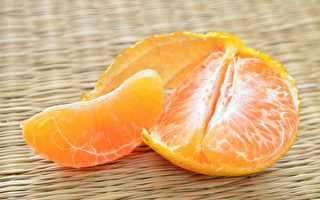 大陆多地现“染色橘子” 有化工制剂怪气味