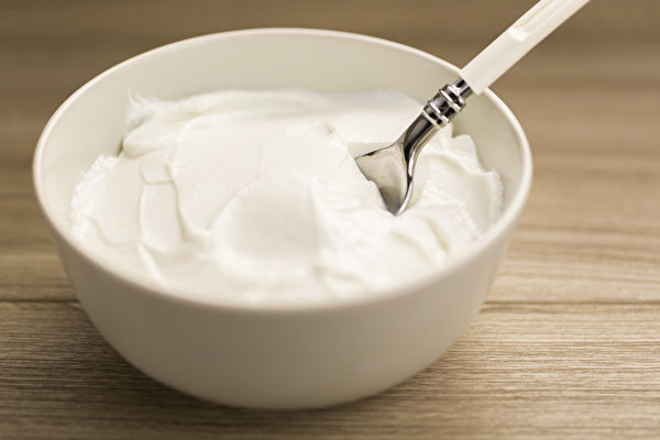 酸奶（yogurt，又譯優格）走進人們的飲食中，已有數千年的歷史了。(Shutterstock)