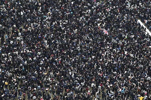 2020年1月1日，香港民间人权阵线（民阵）举办“元旦大游行”。（PHILIP FONG/AFP via Getty Images）