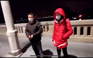 视频：夫妻二人被困武汉 流浪街头 捡饭吃