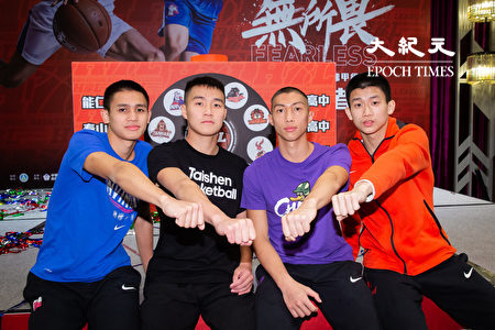 108学年度高中篮球联赛（HBL）26日在台北举行决赛赛前记者会，男子组4强选手代表合影。