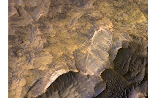 火星上也有沙岩层 扇贝断崖令人惊叹