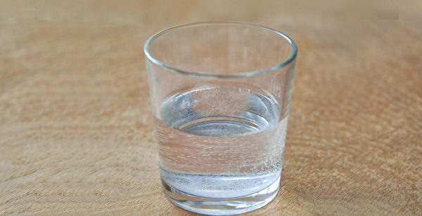 任何機能性飲料，都沒有白開水對身體的益處大。(Shutterstock)